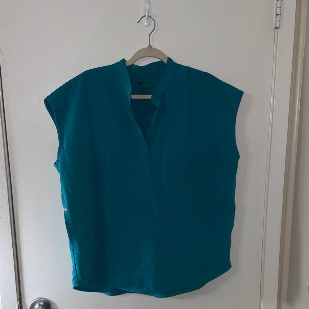 Figs Teal Sleeveless Tunic Top with joggers